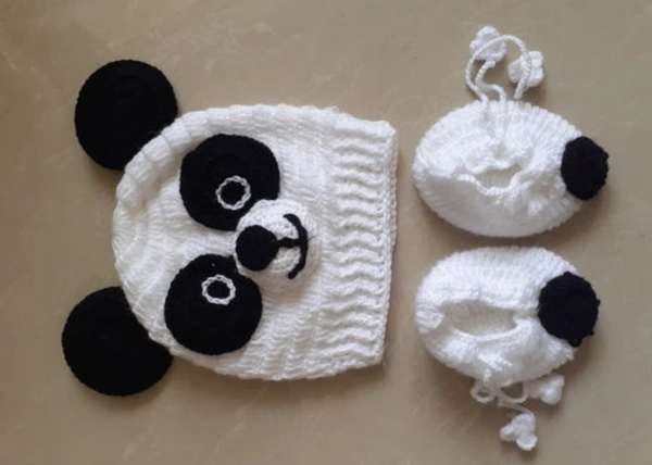 Trendy Wool Infants Caps Combo 1 Piece Of Baby Cap  1 Pair Of Baby Booties & 1 Pair Of Baby Mittens - 12-18 Months